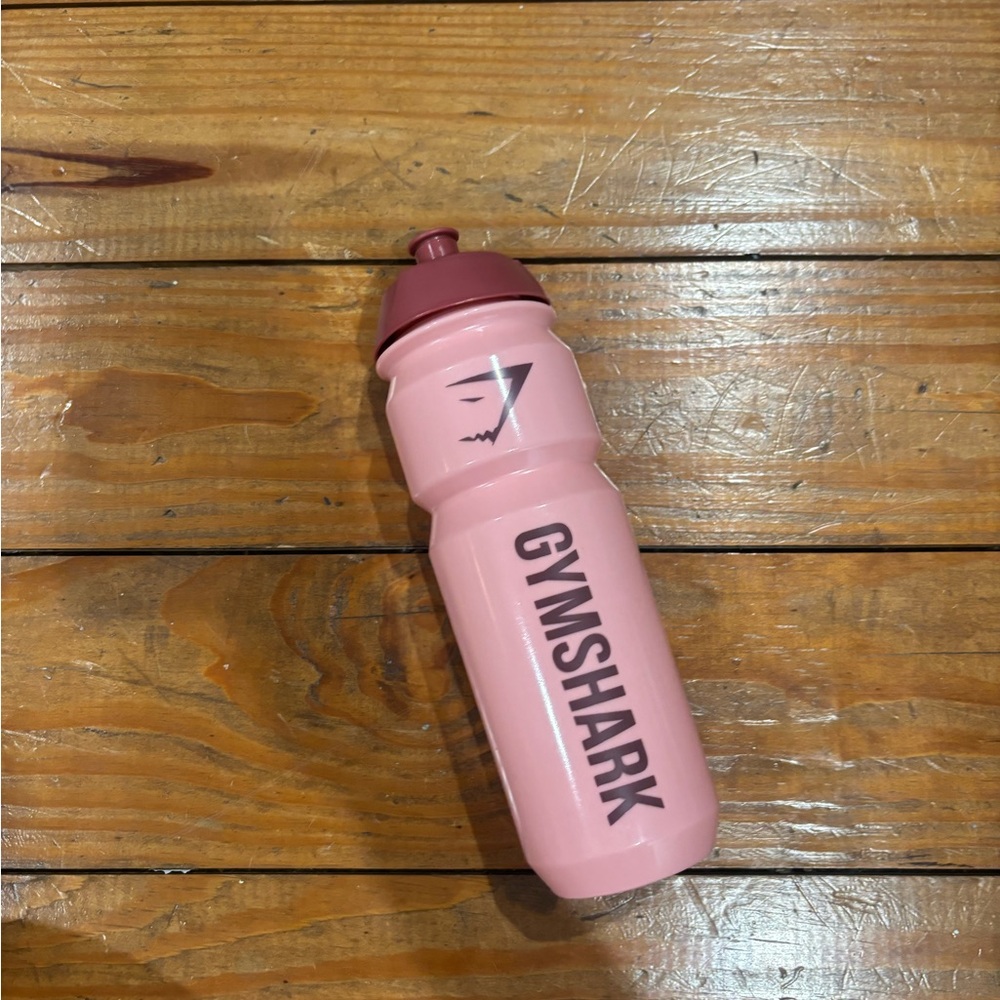 (792) NWOT PINK GYMSHARK WATERBOTTLE